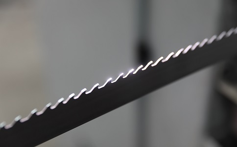 聊城双金属带锯条产生切削噪音的原因具体有哪些？